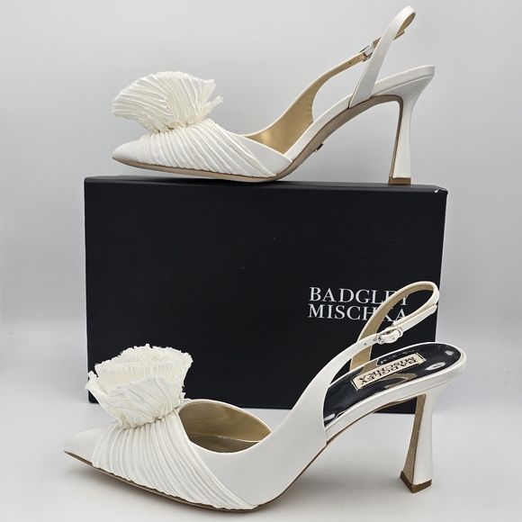 NIB Badgley Mischka Blaire Pleated Satin Slingback Heels w/ Floral Detail, White - Picture 7 of 16